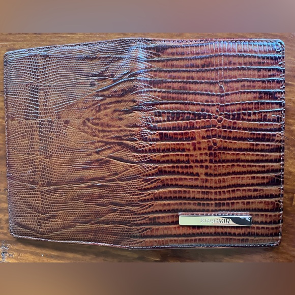 NWT Brahmin Passport Wallet in Caramel All Over Lizard - Picture 10 of 11